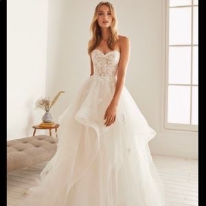 Brand New Pronovias Odara Ball gown wedding dress